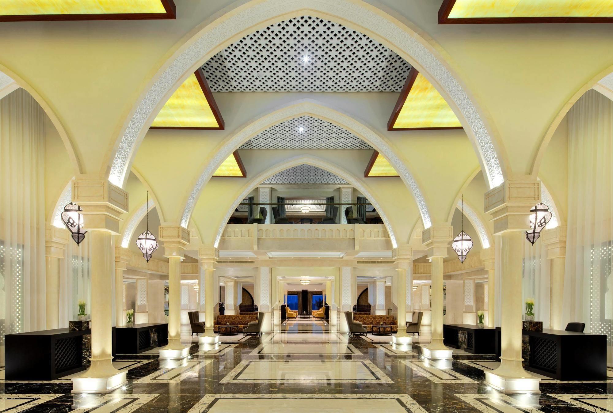 Sheraton Sharjah Beach Resort And Spa Екстериор снимка